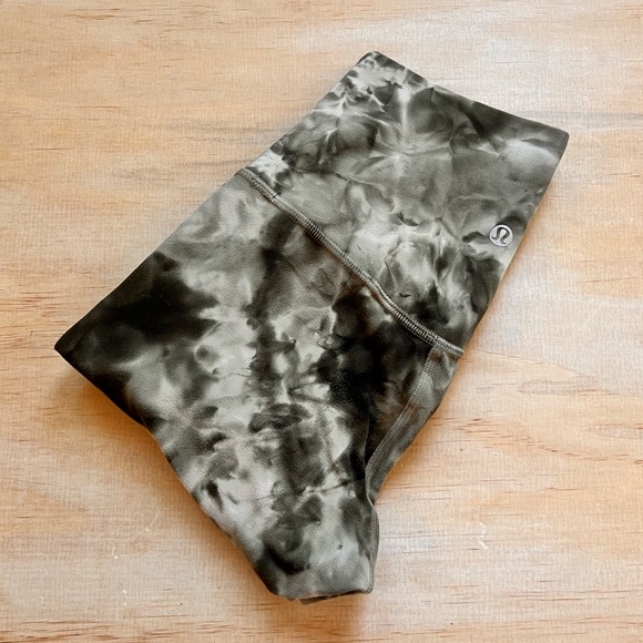 Lululemon Align diamond dye light sage medium olive size 2 25” inseam ⭐️ - Picture 11 of 12